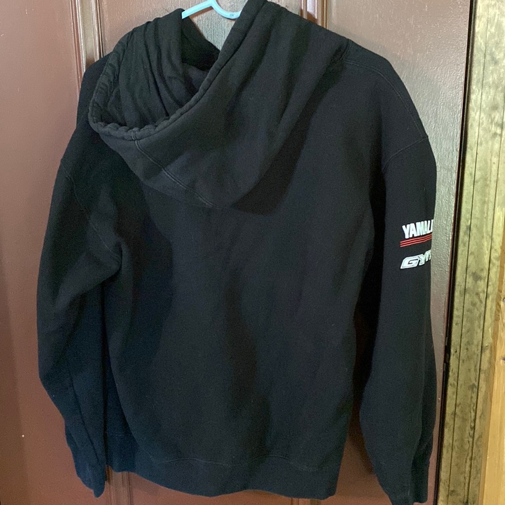 Men’s Yamaha sweater medium